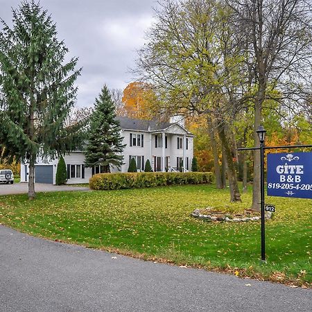 La Villa Rivermead Гатіно Екстер'єр фото